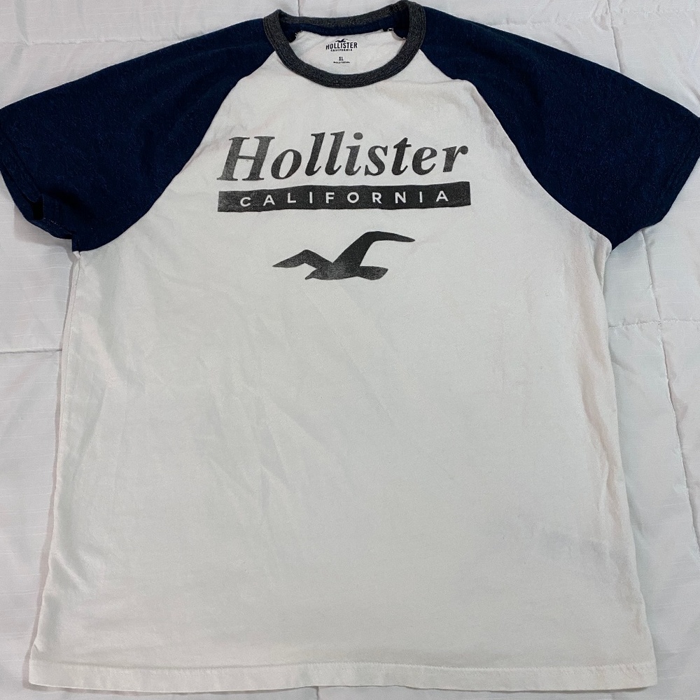 Hollister tee